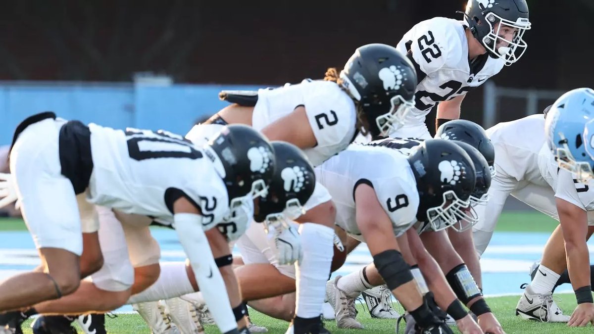 ryanbrooks26's tweet image. After a great conversation with @CoachBJHammer I am excited to announce that I have received an offer from @BowdoinFB.
@NewCanaanFB @Coach_Nguyen