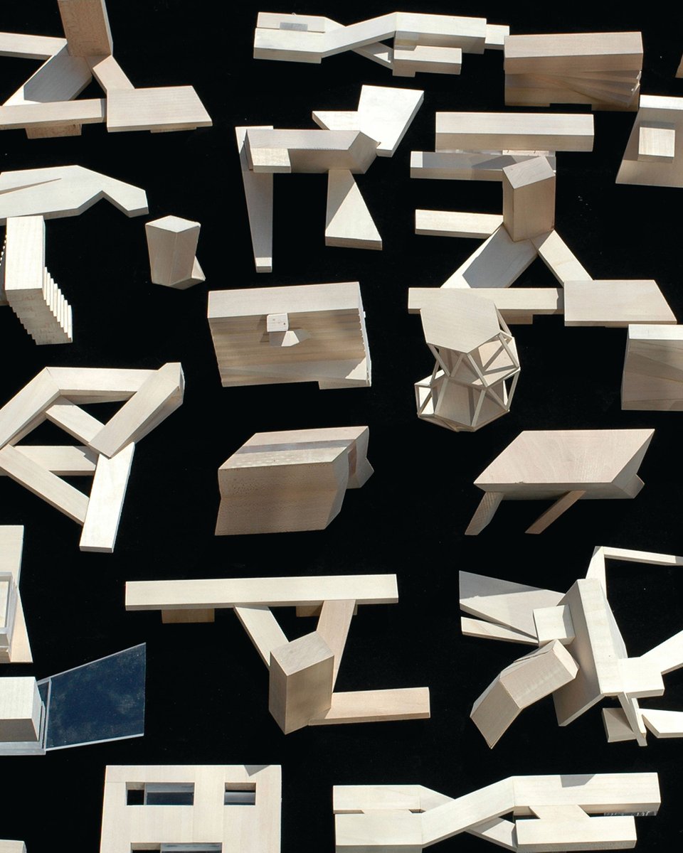 MaltzanArch's tweet image. How can institutional architecture reflect and reinforce the innovative spirit of the organizations it serves?
Our proposal for @NASAJPL's Administration Building explored this question—reimagining the office typology as a catalyst for the collaborative culture that drives space…