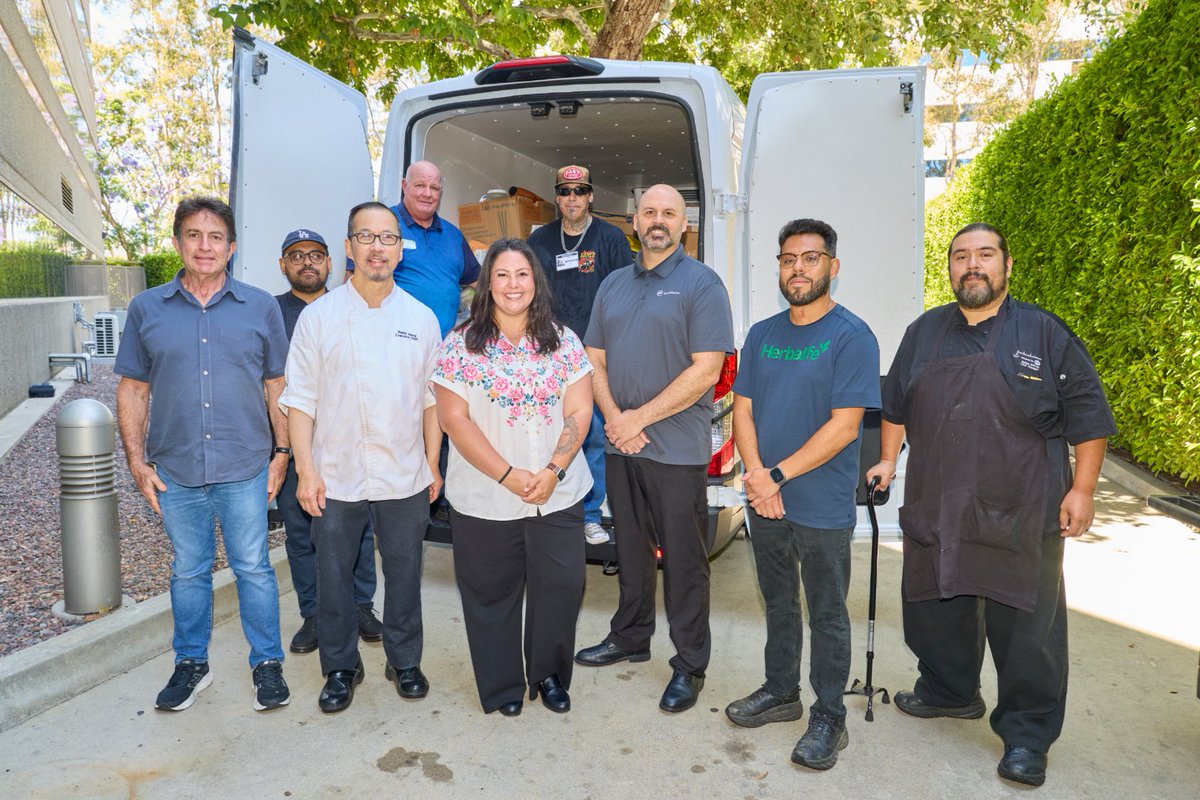 Herbalife's tweet image. Herbalife proudly donated approximately 4,000 pounds of produce from our Mark Hughes Cafe to Community's Child, in partnership with the Los Angeles Regional Food Bank. Together we're helping feed families and build a healthier, stronger community #Herbalife