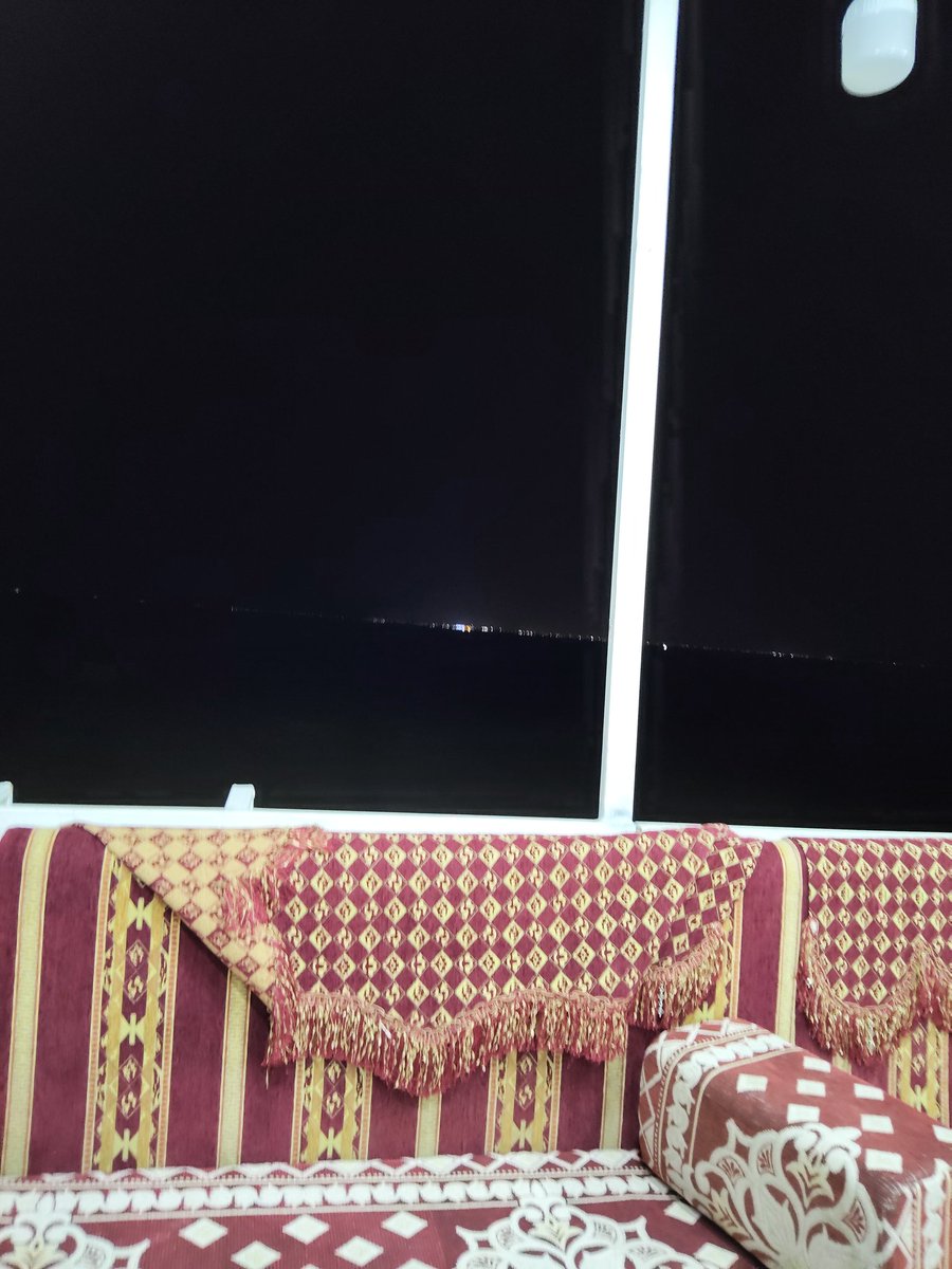 #ليني_وبس

_🌴

خلي دايماً خطوتك عزيزه
 يعني . . 

ما تطق مشوار لأحد إلا لما
يستاهله🥀