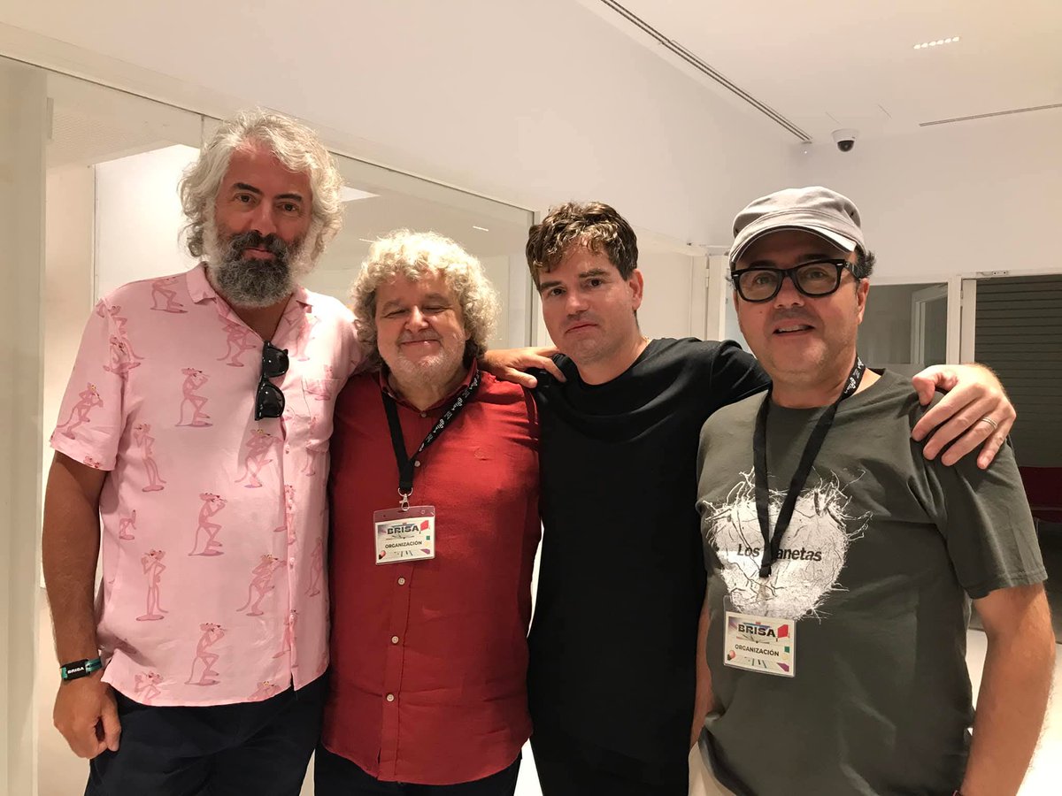 Hace tres años en el <a href="/festival_brisa/">Brisa Festival</a> con <a href="/antonioluque70/">Antonio Luque 🏝</a>, Marc <a href="/Dorian_Oficial/">Dorian</a> y Agustin <a href="/contempopranea/">CONTEMPOPRANEA</a> . El viernes 11 me doy una vueltecilla por Málaga y a las 12,30 doy charleta. Os seguiré avisando.