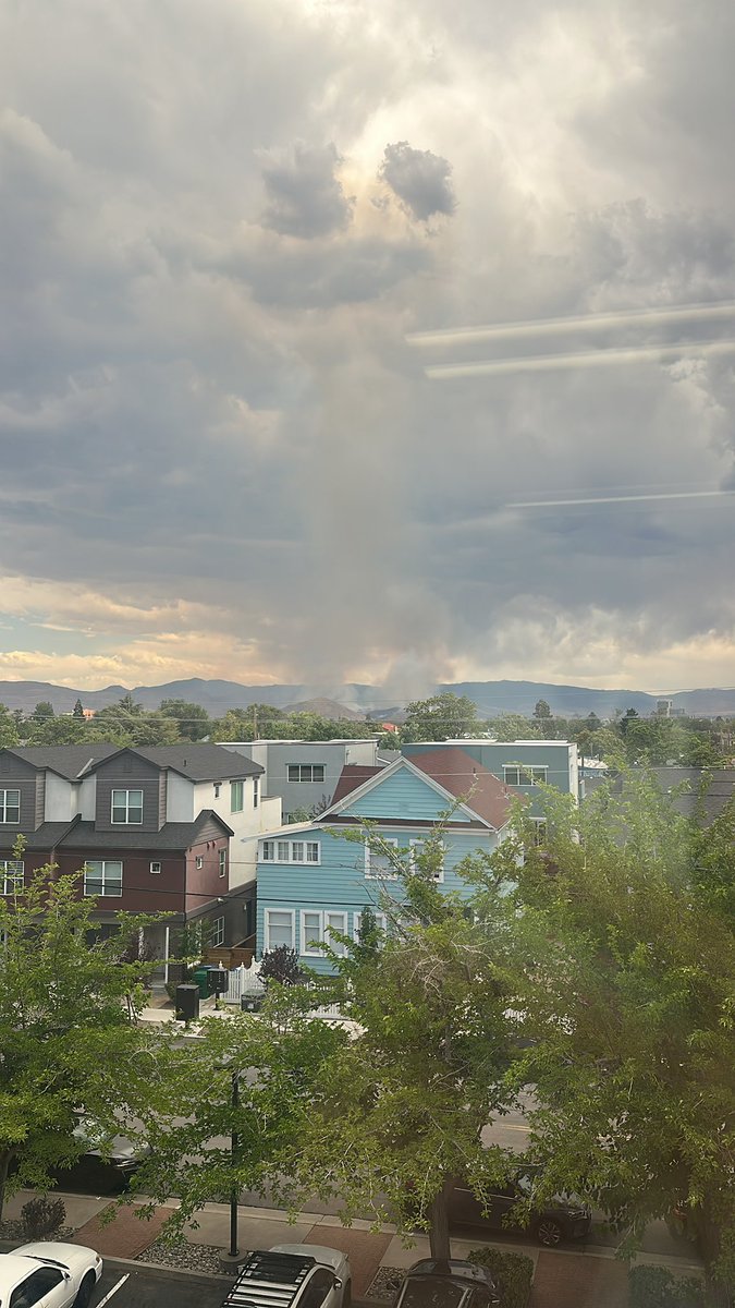 Looks like a serious fire near Reno-Tahoe airport <a href="/RenoFD/">Reno Fire Department</a> <a href="/renotahoe/">Reno Tahoe</a> 🔥 
#reno #wildfire