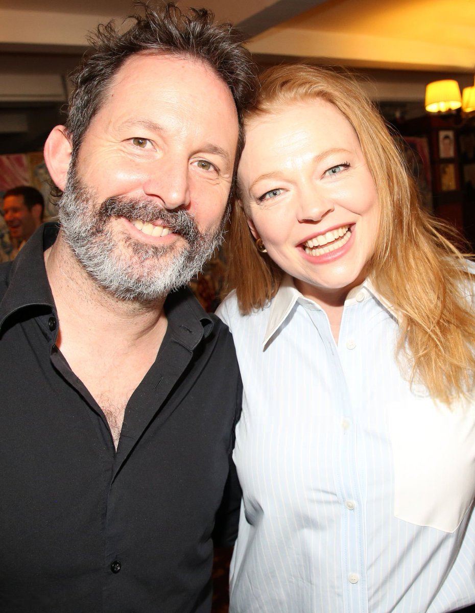 📸 | Sarah Snook and Dave Lawson at the Sardi’s portrait unveiling