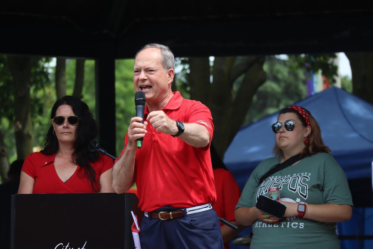PBethlenfalvy's tweet image. Wishing everyone a safe and joyful Canada Day!
Thanks @CityofPickering for hosting a fantastic event at Esplanade Park.
My team and I were able to meet so many great constituents of Pickering-Uxbridge.
#CanadaDay
