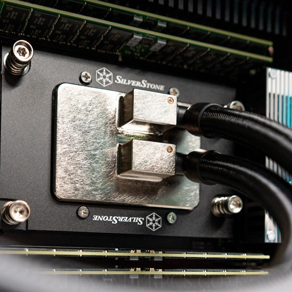 AlexanderPCS's tweet image. Not every day we build a Threadripper 7970X rig with two RTX 5090s and 256GB ECC RAM. We streamed the whole thing—catch the VOD on our YouTube. This beast is headed to its forever home.
#RTX5090 #Threadripper #CustomPC #GamingPC #PCBuild