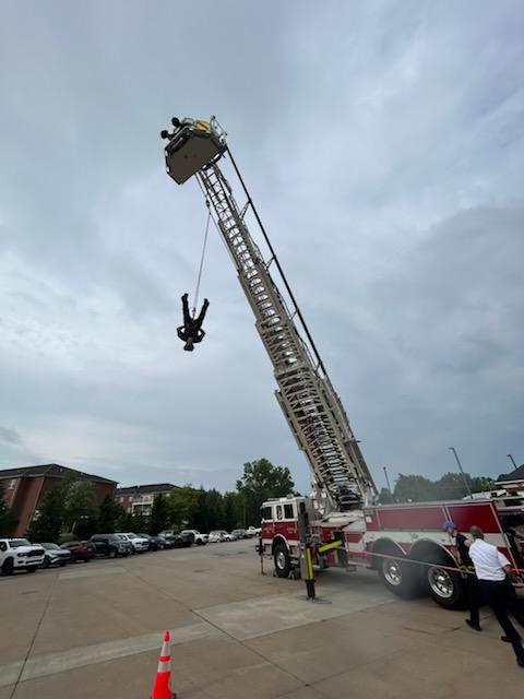 cityofmacedonia's tweet image. Check out these pictures from today's #technicalrescue training by the Macedonia Fire Department. Whether it’s rescuing someone trapped in a tight space or over a cliff edge, our firefighters are trained to respond swiftly and safely. #FirefighterTraining #MacedoniaOhio