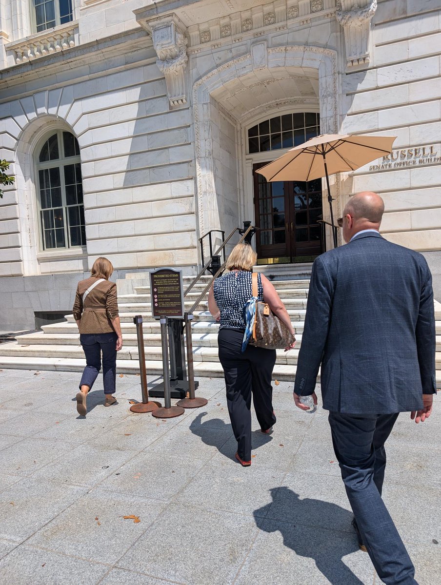 KAFP President Dr. Keith Ratzlaff and President-elect Dr. Beth Oller were at Capitol Hill last week during #FMAS2025. They spoke with legislators about strengthening and protecting Medicaid, improving student loan terms, and modernizing Medicare physician payment.