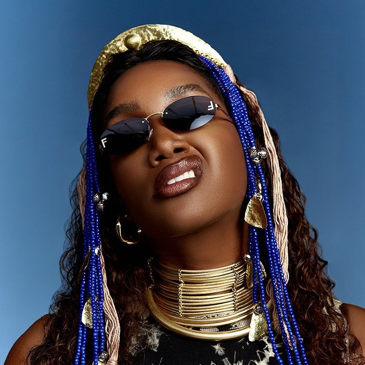 izaaccessbr's tweet photo. 🚨 ISSO NÃO É UM TESTE! Prestes a anunciar sua nova era, IZA alterou sua foto de perfil nas redes sociais e fez uma publicação em homenagem ao dia internacional do reggae.

- O terceiro álbum de estúdio da cantora será um projeto de reggae. 💚💛❤️ https://t.co/qRbReTtsI0