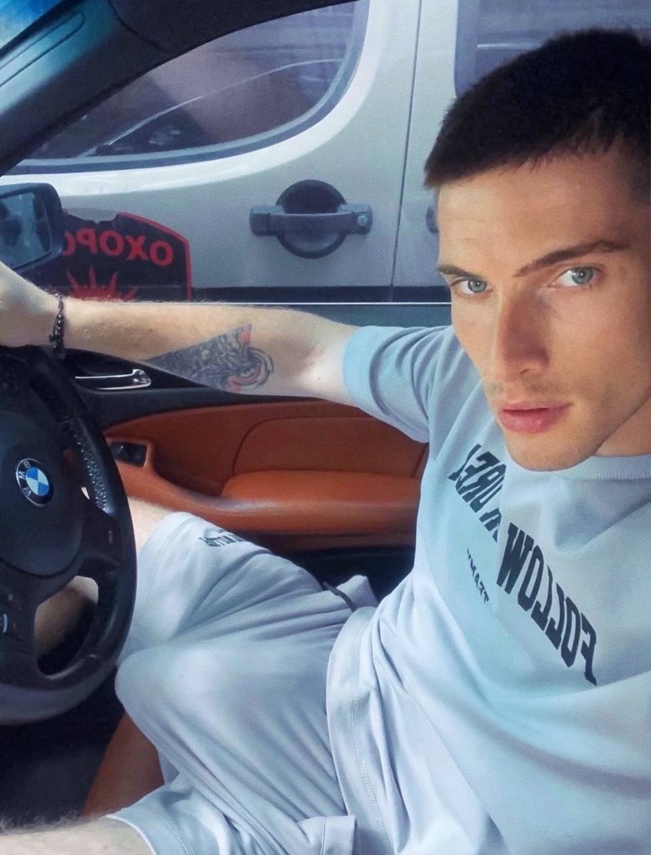 IvanWadeX tweet media