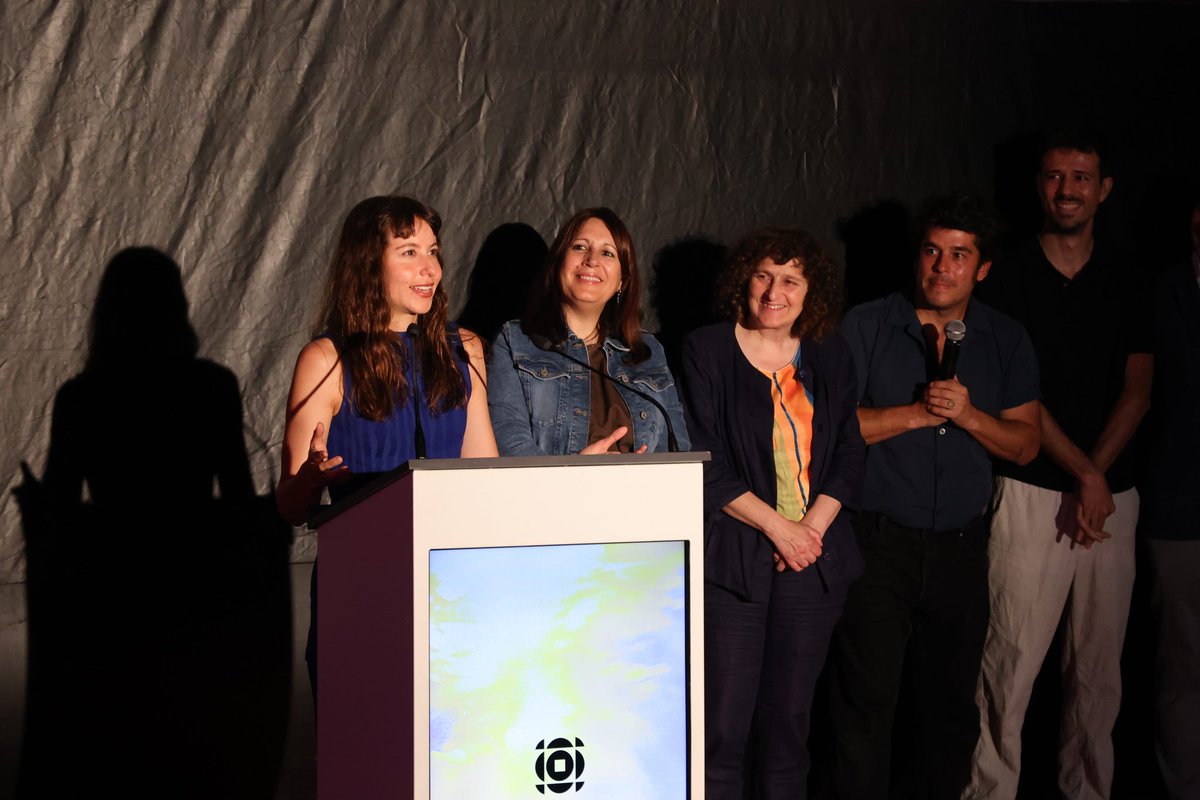 🎥 Arrancamos coa estrea estatal de 'Ariel', o filme co que @loispatino volve sorprender ao público pola súa singular exploración do tempo e do espazo, desta volta da man de <a href="/IreneEscolar1/">Irene Escolar</a> e <a href="/FGalaika/">Filmika Galaika 🍉</a>