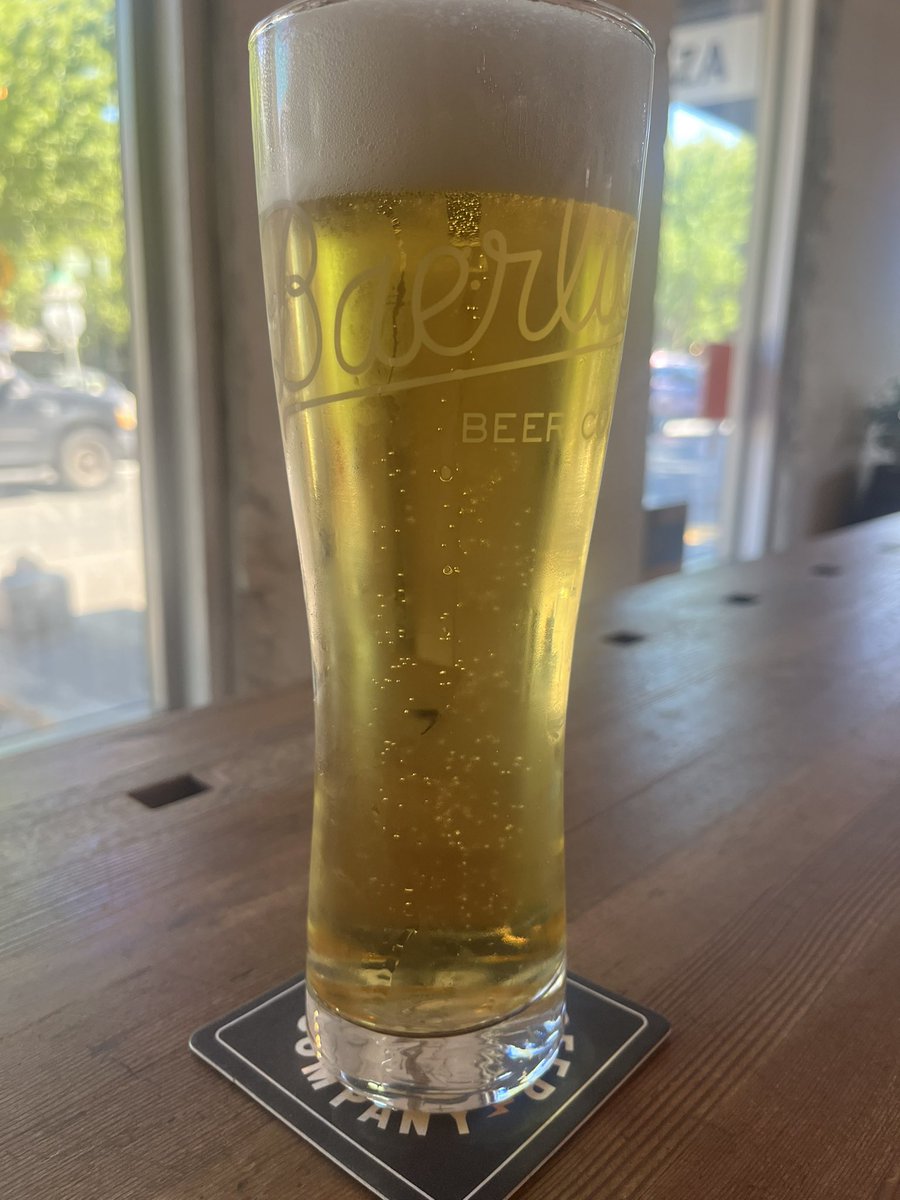 Pacing myself with a Helles from Baerlic at 4.6% Chillin🍻Really bad music😂it’s like Swat organ music 😂😂😂Definitely not Van Halen😂😂😂🦧🎸🦧🍻🍻🍻