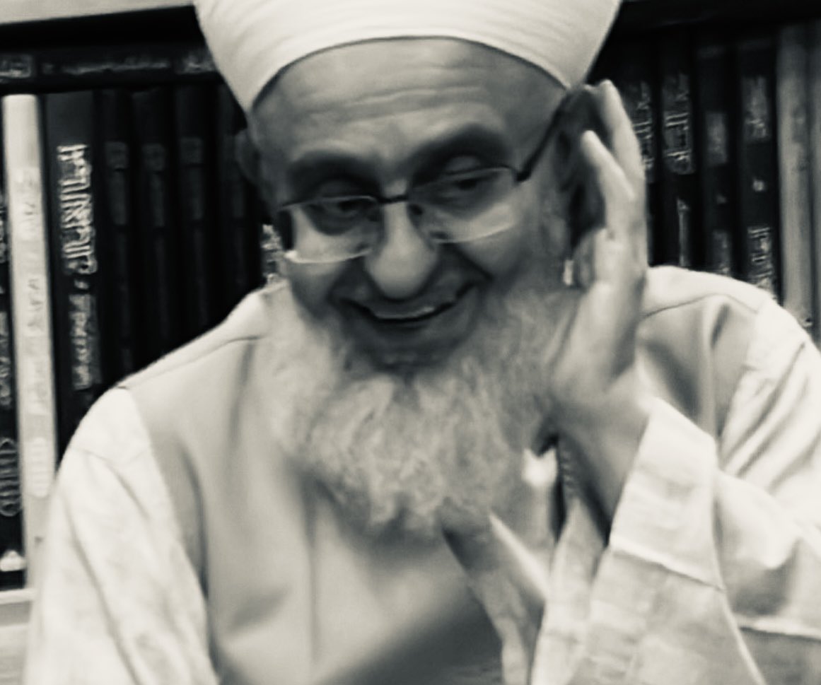fahd_ibn_ala's tweet image. I had lunch today with Sh. Topçu. One of his students, who invited us, shared that he spent nearly two decades in prison for the crime of bringing al-Ājurrūmiyyah back to Turkey from Mecca. He did this by giving each traveler a page of the text to take back with them!