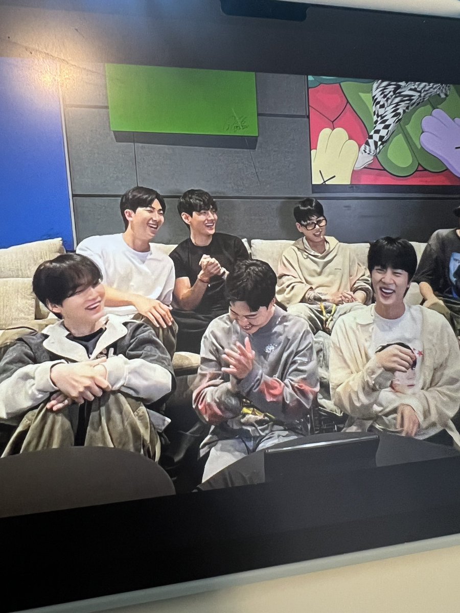 SugArmyy's tweet photo. WERE SO BACK https://t.co/pn6GdcKVCW
