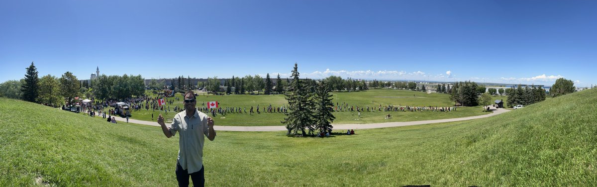 shihamBapi's tweet photo. Hey Everyone! 
Happy 🇨🇦 #CanadaDay! 
It’s Canada’s 158th birthday!
Look at how long the food line is! BBQ Event by Ahmadiyya Muslim Jama'at Calgary @IslamCalgary ❤️

 📍Prairie Wind Park / Baitun Nur Mosque #CanadaDay2025 #yyc #calgary https://t.co/bzMPlRh6vE