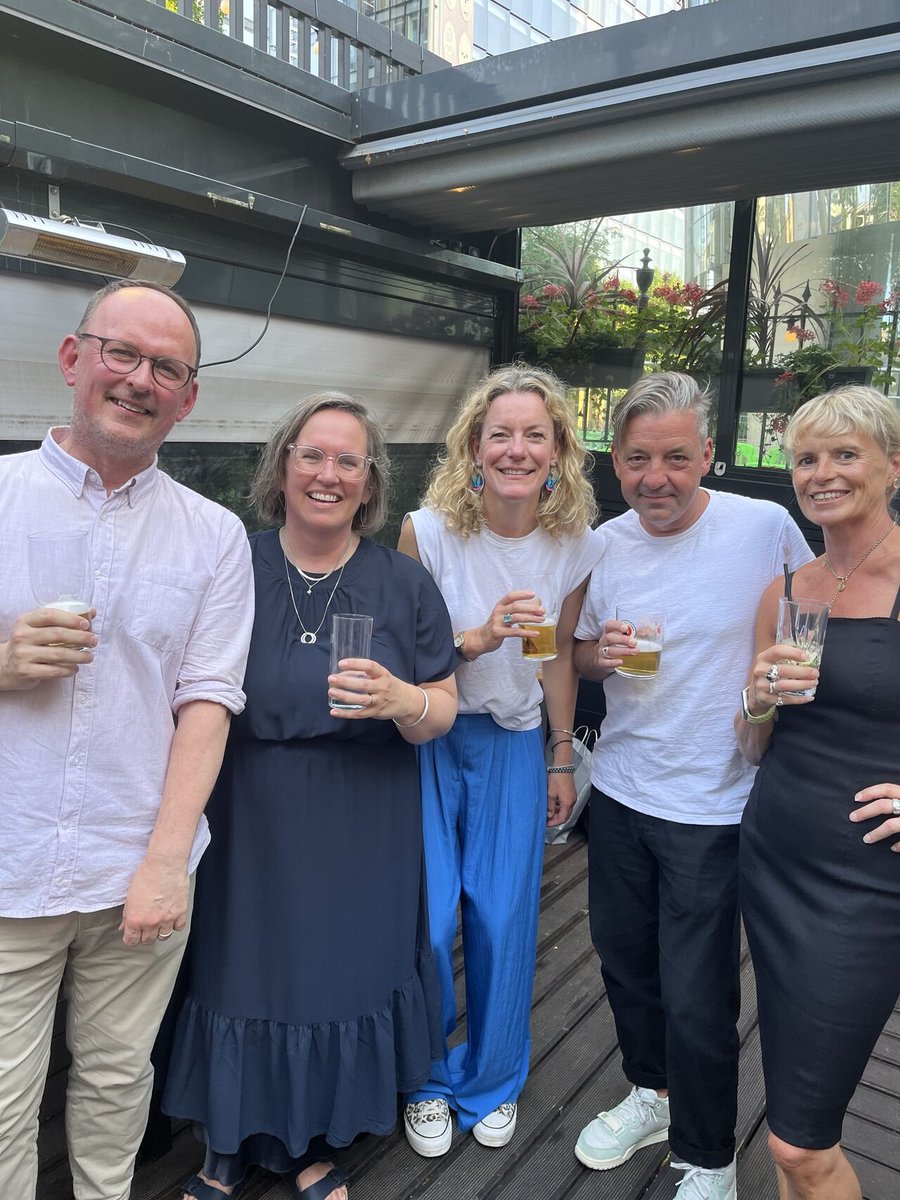 Tonight, a few of us got together to remember 20 years ago. The original, unimprovable Bid team, those of use still going.  #London2012  this is just a few of the real legends. And frankly, we still look fantastic.