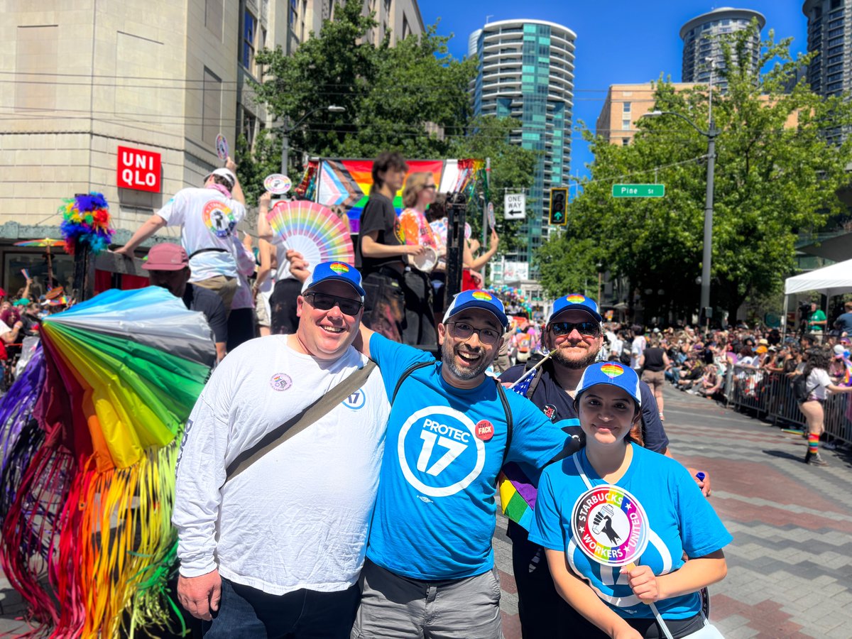 PTE17's tweet image. We had so much fun at the #SeattlePrideParade this past weekend! ππ Now more than ever, we celebrate and recommit to fight for trans/LGBTQIA2S+ rights (and look damn good doing it too)! πβ #TransRightsareWorkersRights #PrideatWork @PrideatWork
