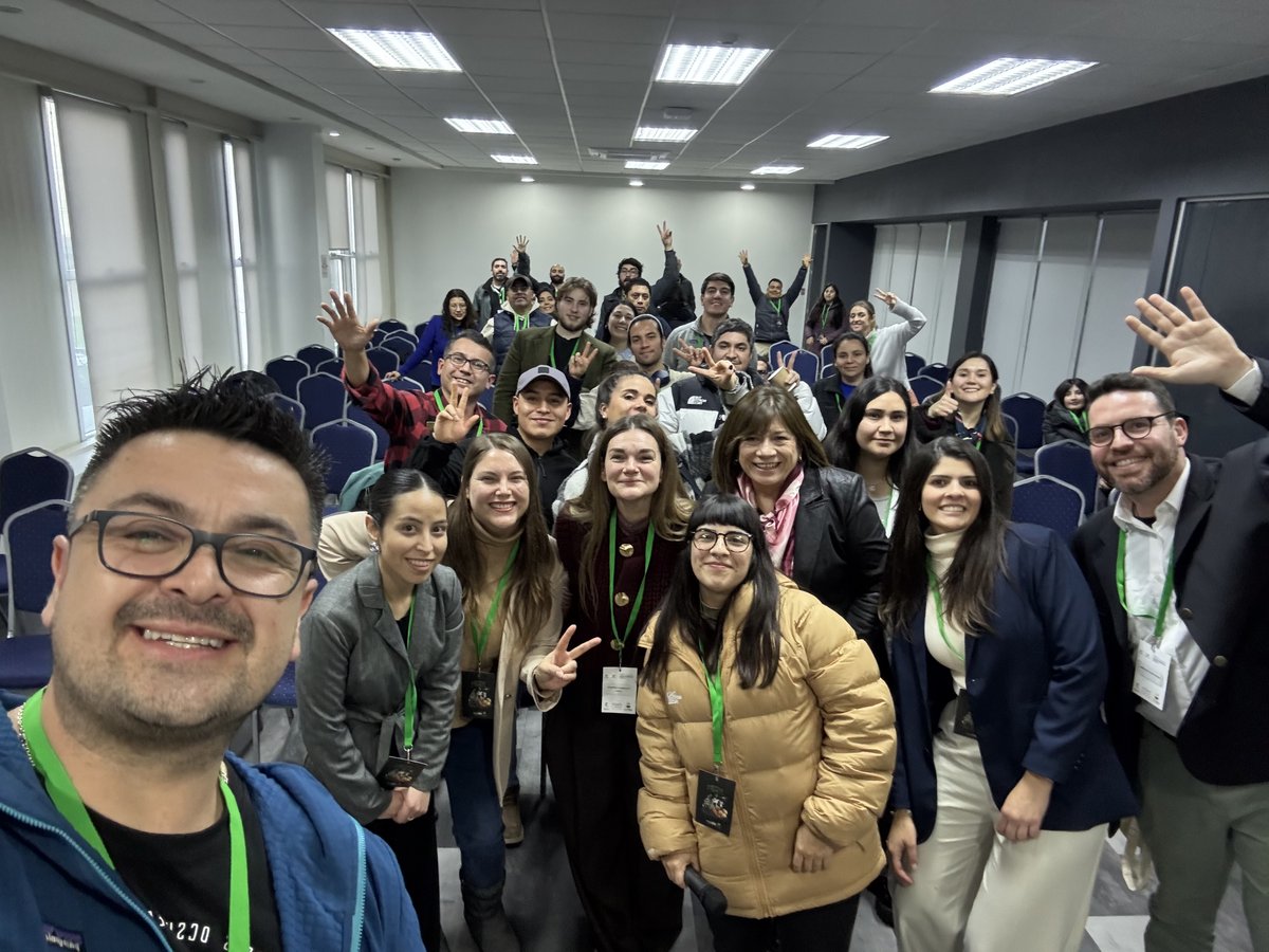 Panel "Inteligencia Artificial para una nueva generación de alimentos”, en #AgrifoodSummit2025, con la moderación de nuestra gerente Graciela Urrutia y los valiosos aportes de Julieta Allegrini, Agrosuper; José Antonio González, Hera Materials y Albert Lermanda, IA-Smart🙌