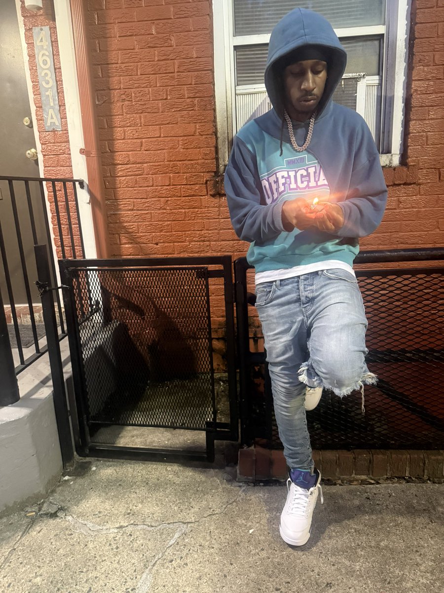 BestBars6's tweet image. And im onna 6 and my feet on land 🩸