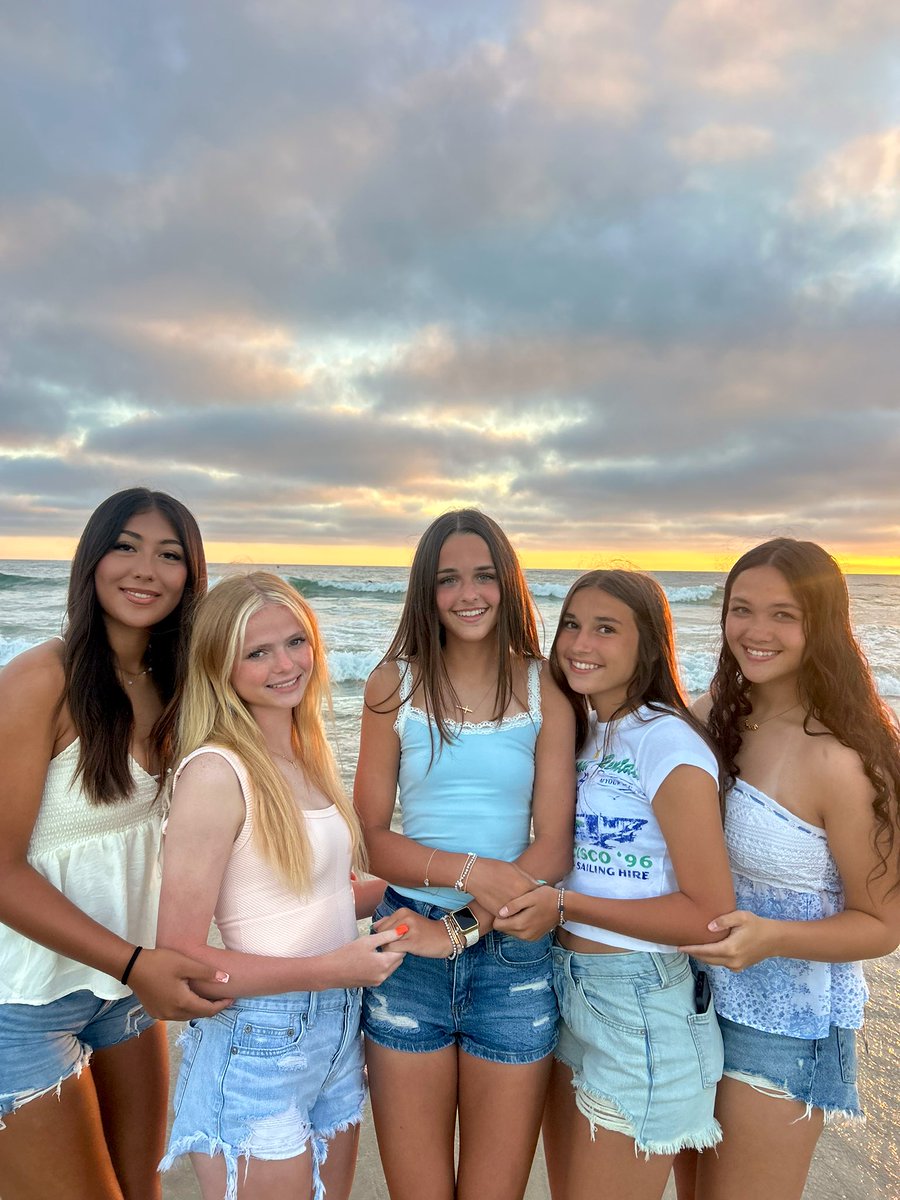 AddysenCox09's tweet photo. I had a great time in San Diego this past week with my team! Although it’s hard not being able to compete, I loved being there to support them! #aclrecovery #ecnlplayoffs 
@Texans09gECNL https://t.co/lzCahxhnWH