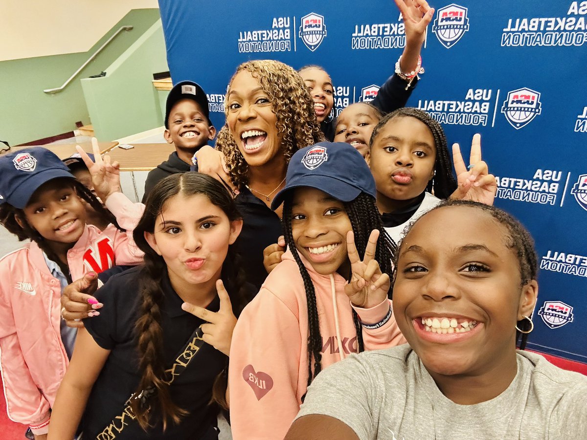 JT4USAB's tweet photo. 🎉Celebrating 4 yrs at @usabasketball !
Grateful for the impact, excited for what’s next. Help us keep changing lives — give $44, $400, or $4K in honor of my #WorkAnniversary 🏀❤️
🔗 https://t.co/linTfhFvHH
#USABFoundation 🇺🇸 #FoundationalFour https://t.co/zfryGfnPB7