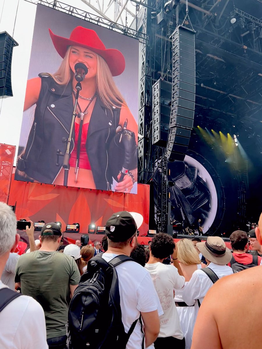 alliwalker's tweet image. Happy Canada Day! 🇨🇦 Well that was one for the books! What a day getting to perform in front so many distinguished guests, our PM, Prince Edward, Ryan Reynolds!!! Not to mention millions of yas at home watching across the country! So grateful for this opportunity to represent my…