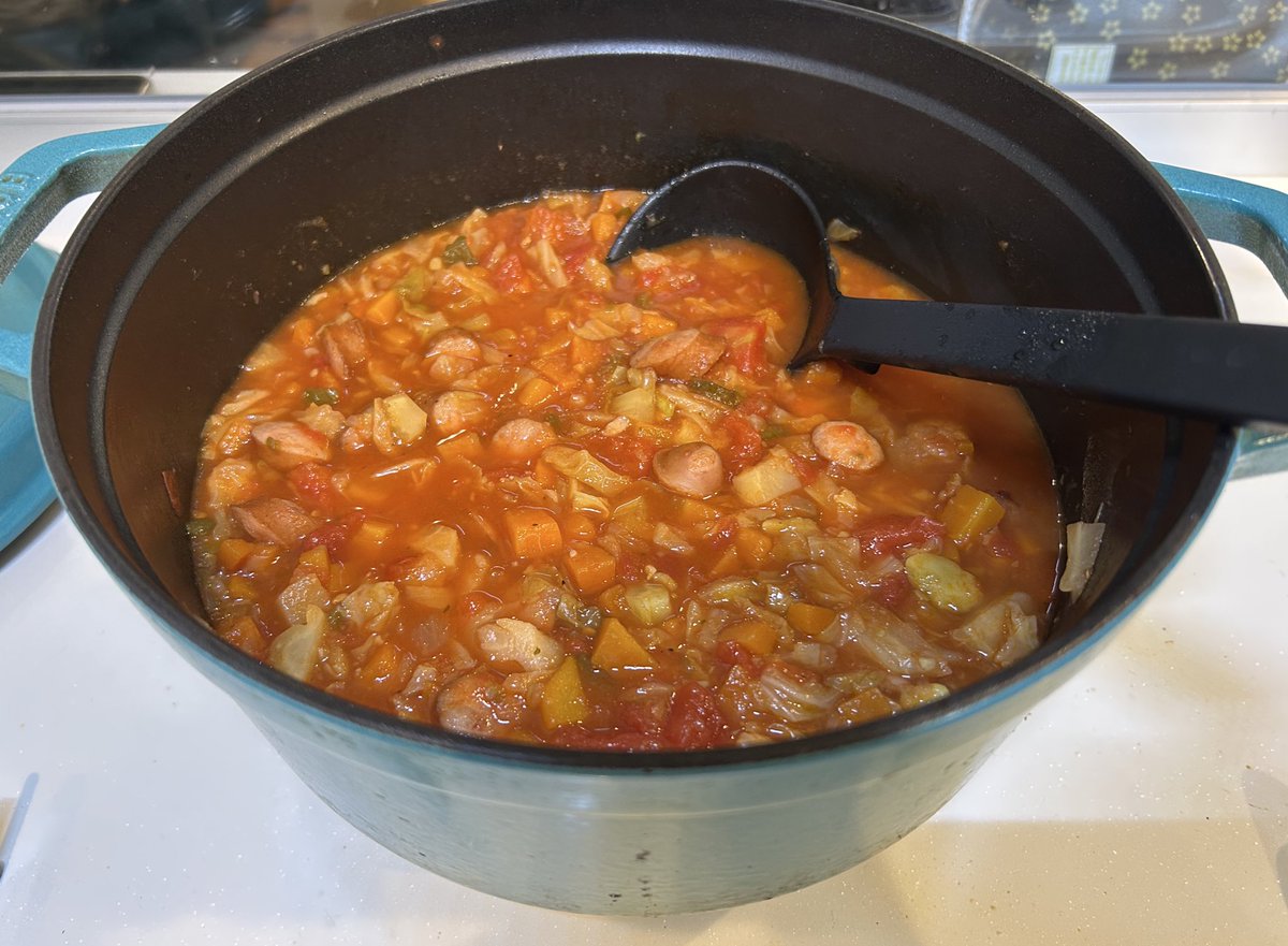 初めてミネストローネを作りました(クックパッドありがとう)。この場をお借りして妻に伝えたいのですが、決していいねが欲しいわけではありません。家族の笑顔のために作ってるんです。子どもの「おかわり」で命が救われるんです。皆さん分かりましたね。いいねは押すなよ。押すなよ。絶対押すなよ！