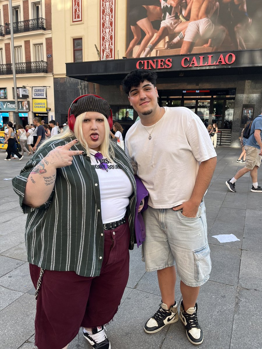 turitomorch's tweet photo. CHICAS ME HE ENCONTRADO A LA PRINGADA HOY ME CADO EN DIOS
POR LAS PRECARIAS✊✊✊✊✊!!! #kikasummer
(Ignorar mi cara de que he dormido 2 horas desde ayer) https://t.co/CeAyyA9nuF