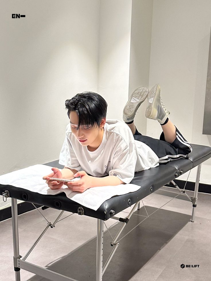 this pic of sunoo 😭