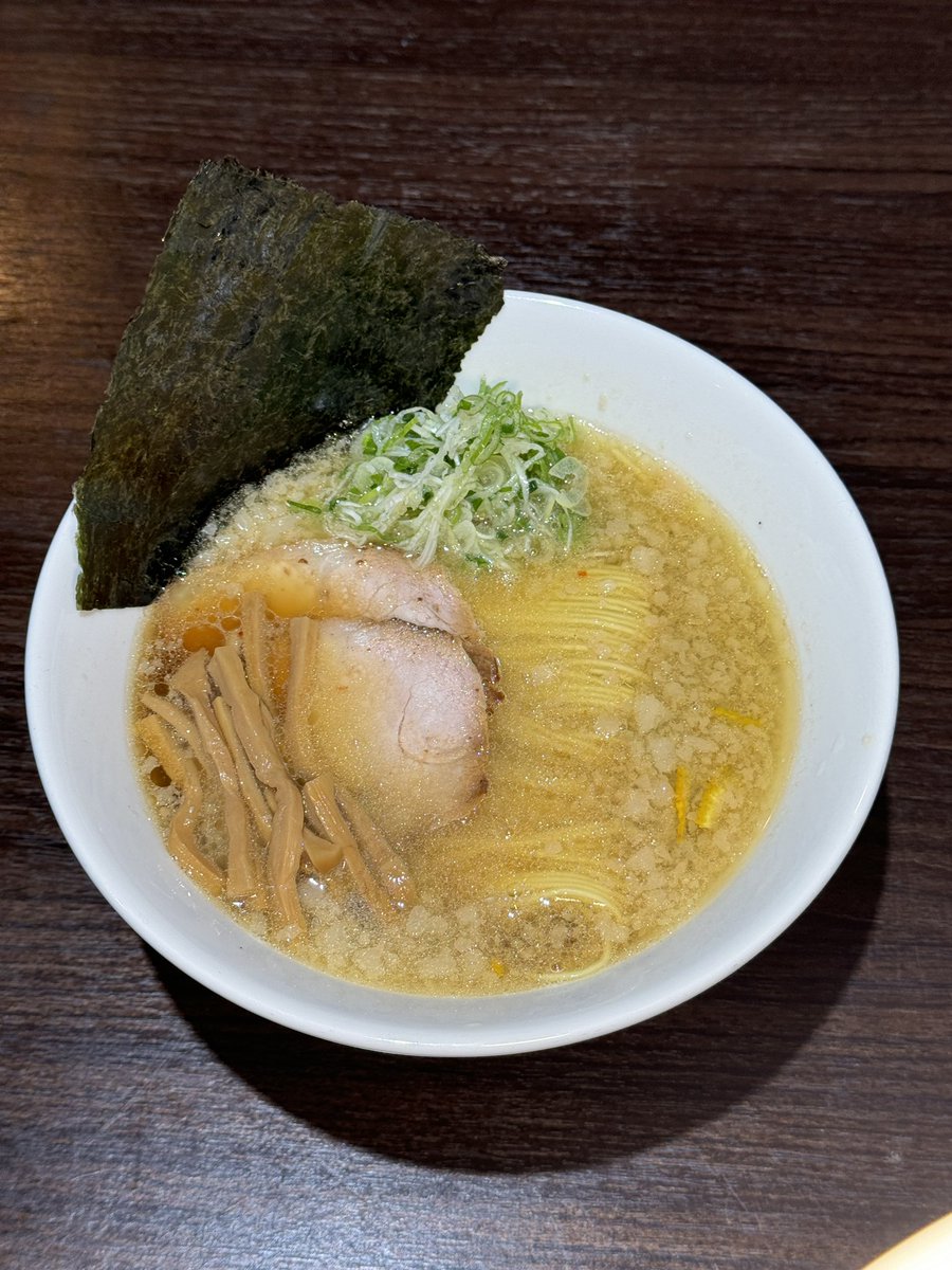 おはようございます😊

本日通常営業、11時〜15時/17時〜20時までとなります。

本日から、ROBIN君がカタカナです。

20数年振りに一緒に働くので、楽しみ😊

本日３人体制！回転早いです。

宜しくお願い致します。