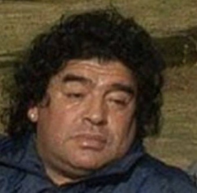 - Qué semanita, eh?    
- Diego, es martes