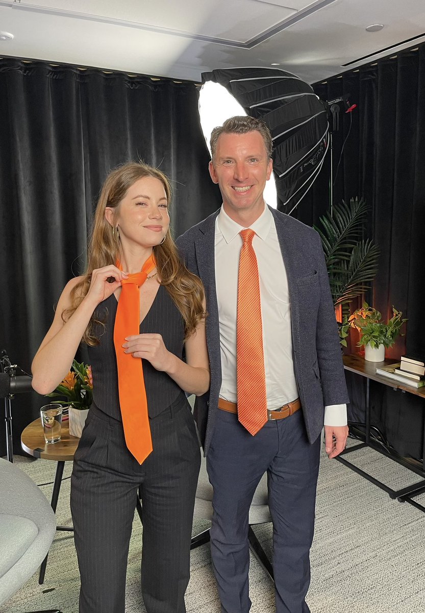 ElizabethOls0n's tweet image. In the Pomp studio today for the Bitcoin Treasuries podcast!
Telling ~50,000 investors/retail viewers why they should pay attention to Ordinals, BTC stablecoins and everything @MEonBTC is building on @spark.
Thanks @TimKotzman for having me (and the orange tie) 😎🧡