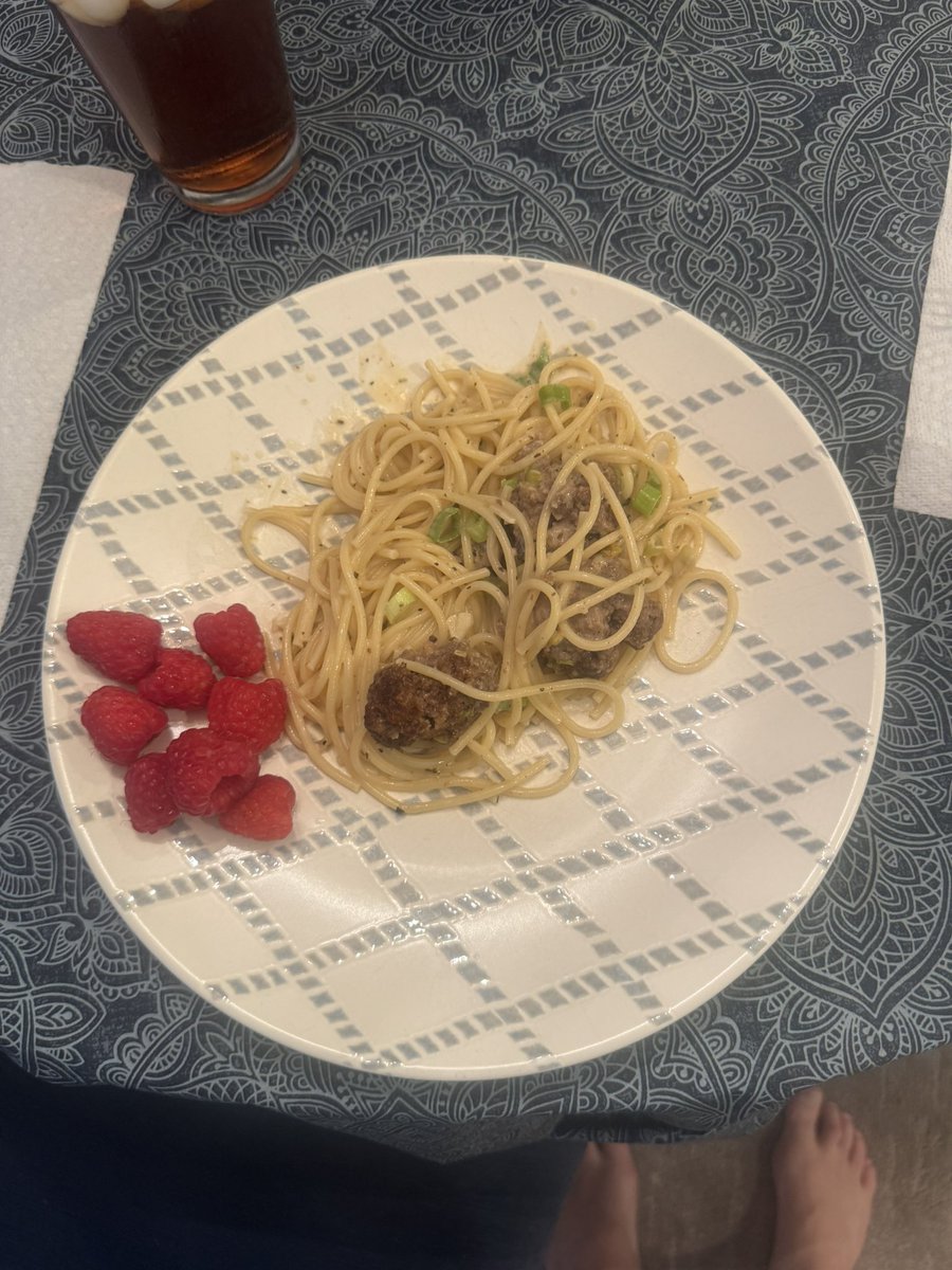 Mikehomeseller's tweet image. This one was outstanding. Is this something you would try?

#hellofreshpics #HelloFresh #Foodie #Dinner