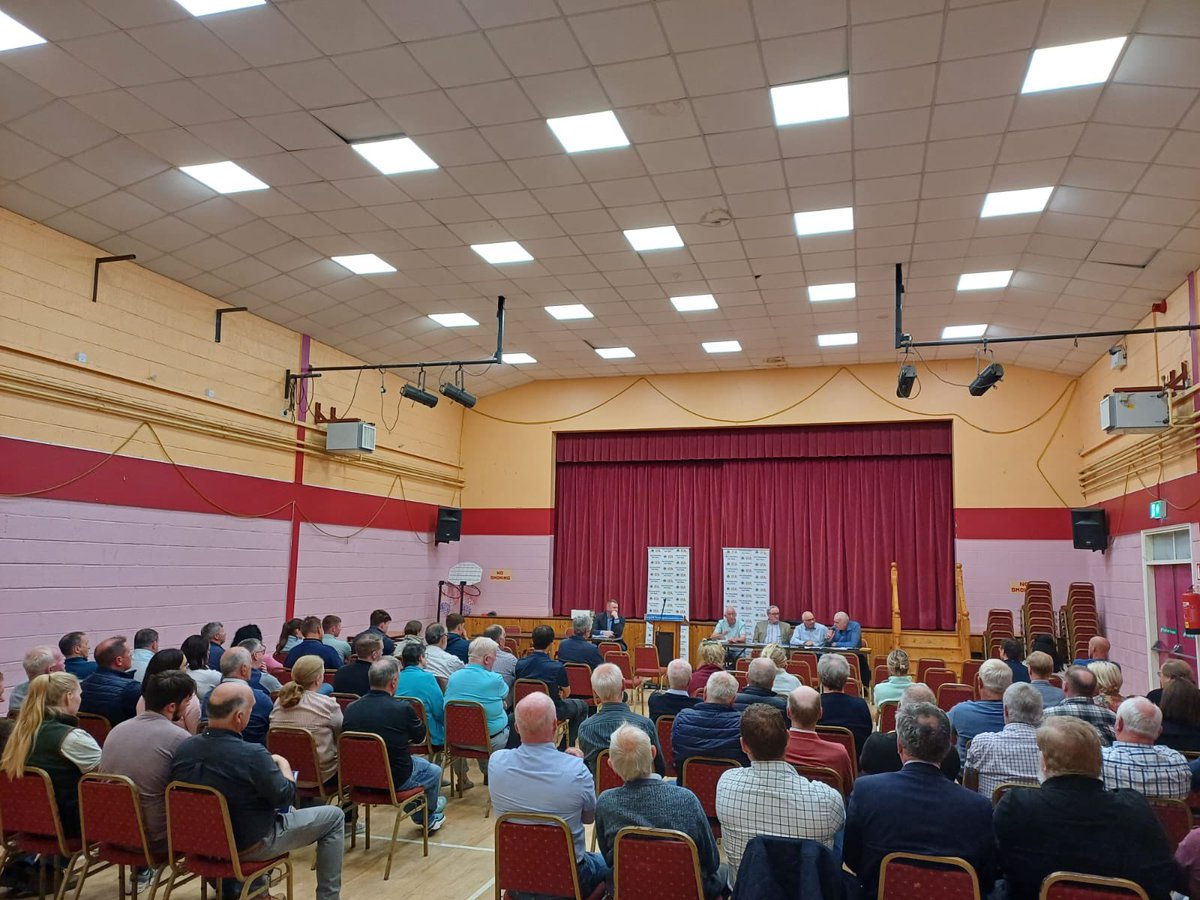 SeanMcKeon1973's tweet image. Sligo and Leitrim @IFAmedia tonight held a public meeting after concerns raised by farmers along the proposed SLNCR Greenway. Full room with elected reps from
Sligo and Leitrim and farmers, agreed against the division of farms. With the concerns to be taken back to CoCo’s