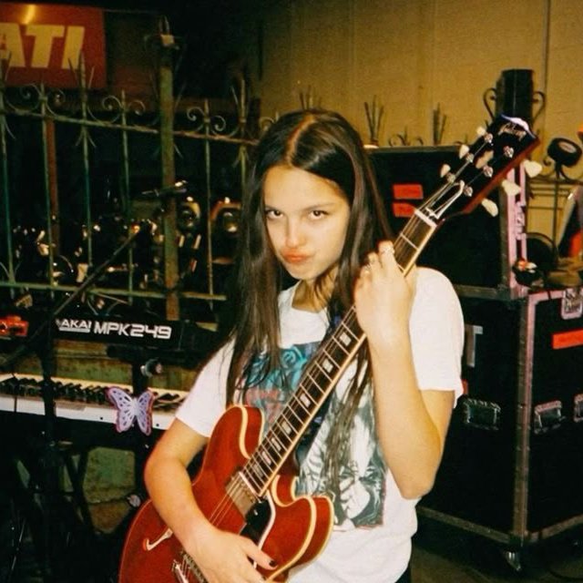 _Alex_Rodrig0_'s tweet photo. ⋆˙⟡ welcome to my account!!!⋆˙⟡
   ↳Italian livie! 
      ↳sour &amp; guts lover 
         ↳"and I'm no fun, I know, I know!"
                 #stantwt #oliviarodrigo https://t.co/1Ay5zYaX21