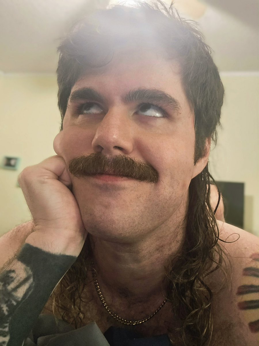 V2Lonnie's tweet image. When you shave your beard, and the 80 year old from the checkout counter says you're a very handsome boy.