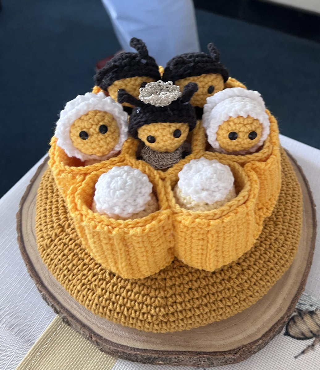 TylaGlasBees's tweet image. 🎉🐝 Celebrating Mrs. TGB’s upcoming milestone with a buzzing surprise party! Her colleagues truly outdid themselves with these stunning bee-themed decorations. 🌼🎈 #SurpriseParty #BeeThemed #BeekeepingLife #HoneybeeLove #ApiaryAdventures #BeeHappy #ProtectTheBees #BeeInspired