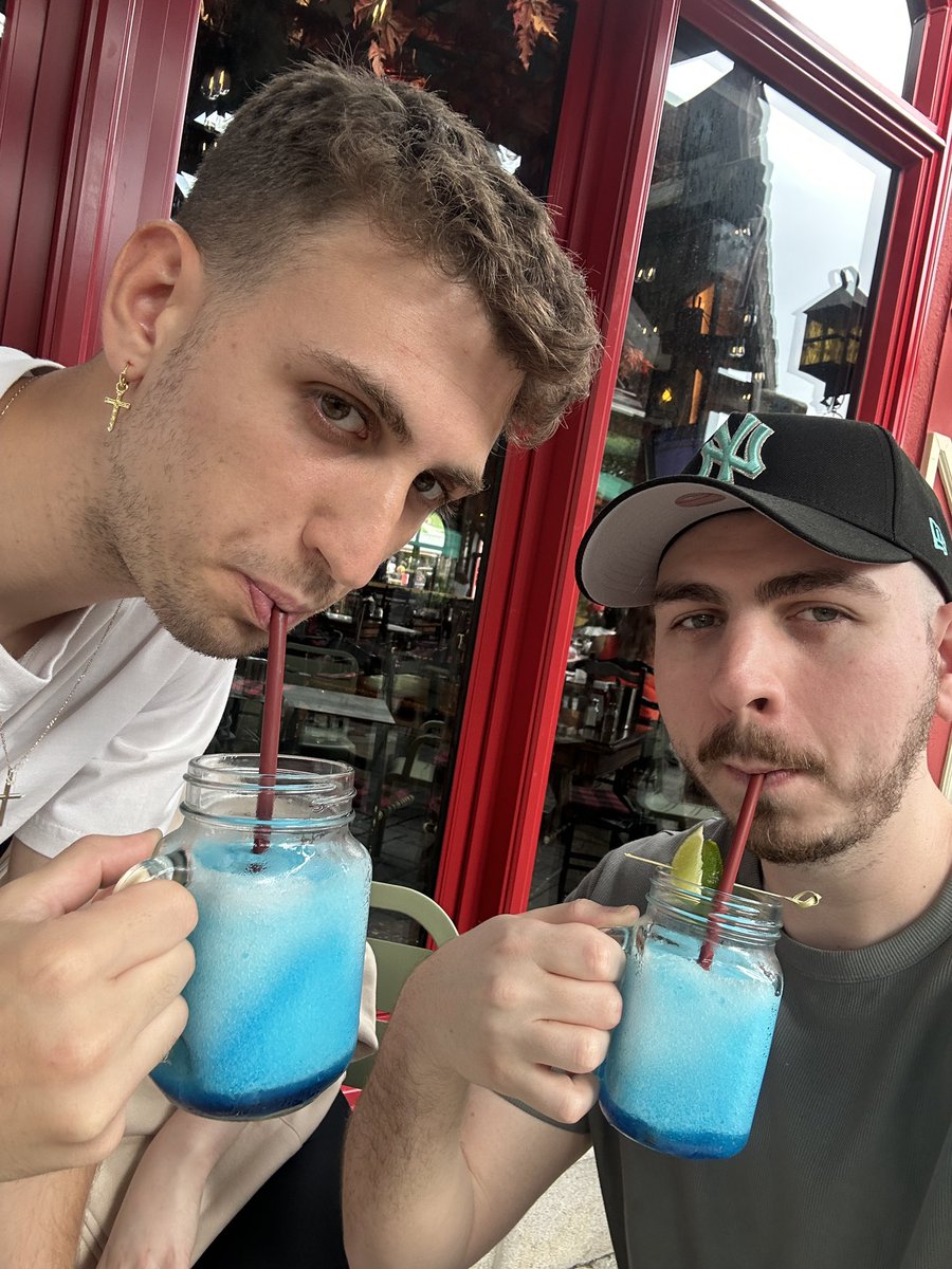 Montreal w/ the duo 🇫🇷🥖