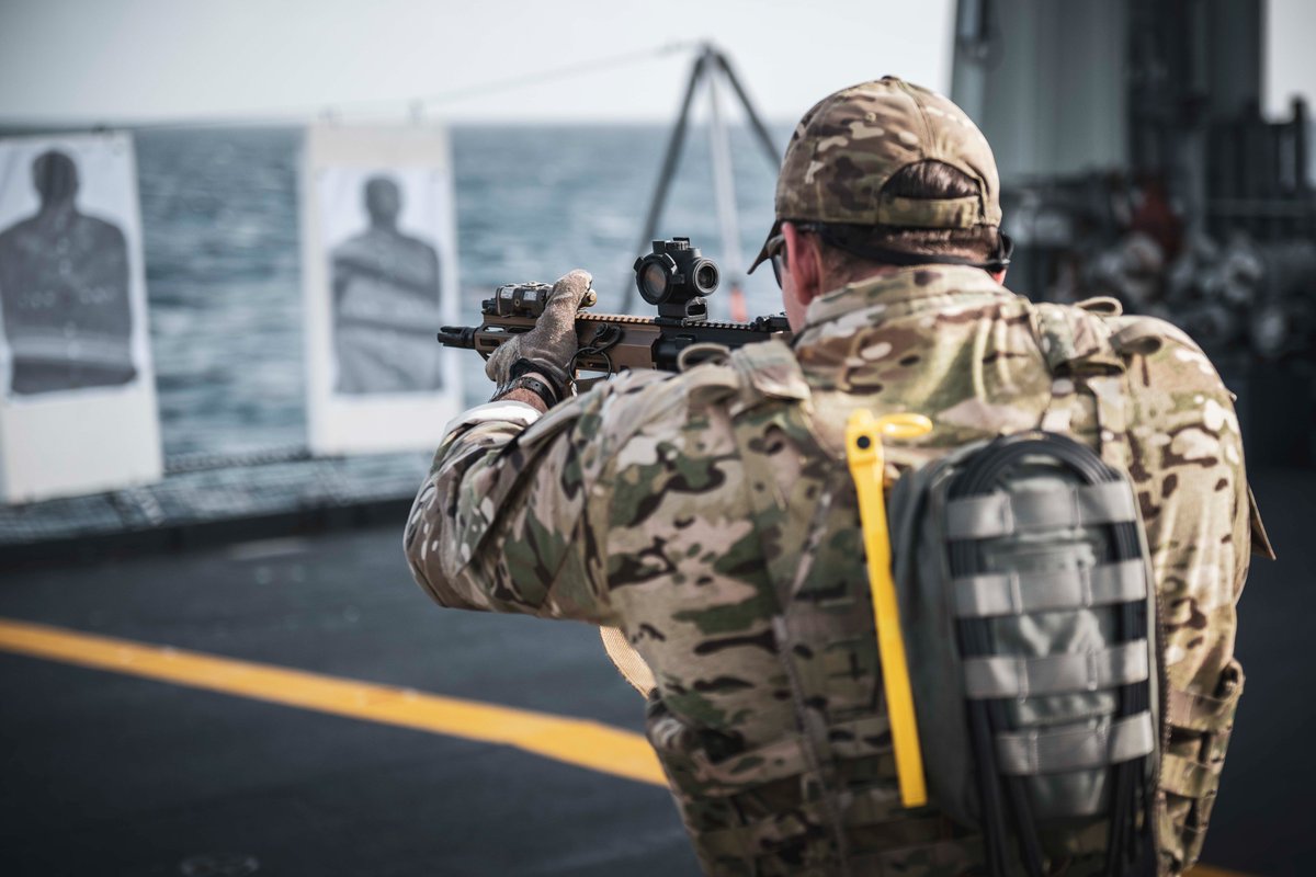 CJOC_COIC's tweet image. 🇨🇦⚓ During Op CARIBBE, HMCS William Hall supported counter-narcotics patrols in the Caribbean Sea with the USCG. From live-fire training to casualty drills and critical maintenance, our sailors showed professionalism and readiness. #CAFOperations #RCNavy