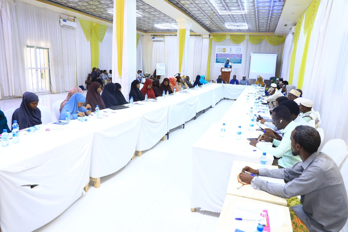 DearDaughterC's tweet image. With support from @UNFPA_SOMALIA, we conducted a consultative meeting in #Galmudug with policymakers, parliamentarians, religious leaders &amp;amp; CSOs to discuss their roles in promoting the enacted FGM Act, understanding its provisions, &amp;amp; ensuring effective implementation.@GPtoEndFGM