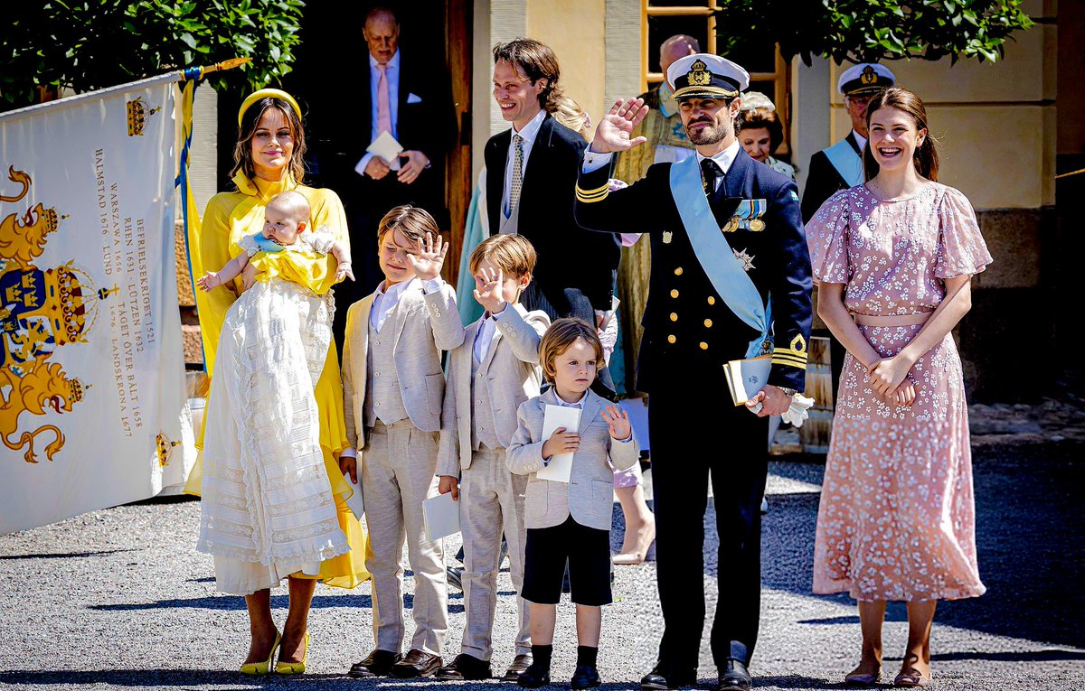 royalchildren_'s tweet photo. #PrincessEstelle #PrinceCarlPhilip #PrincessSofia #PrinceAlexander #PrinceGabriel #PrinceJulian and #PrincessInes of Sweden attend Princess Ines of Sweden's christening, in the Chapel of Drottningholm Palace in Stockholm, Sweden ⛪ -June 13th 2025.
.
📷 : @GettyImages https://t.co/JXeVFWa6a1