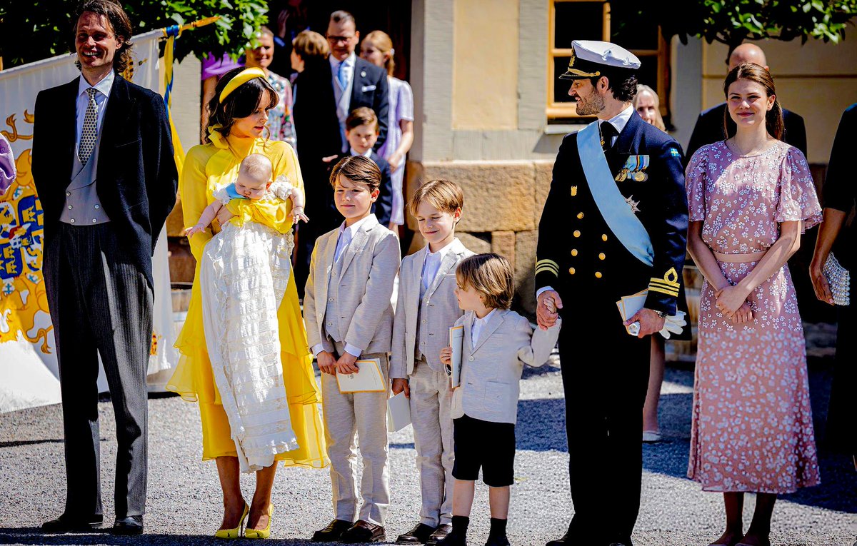 royalchildren_'s tweet photo. #PrincessEstelle #PrinceCarlPhilip #PrincessSofia #PrinceAlexander #PrinceGabriel #PrinceJulian and #PrincessInes of Sweden attend Princess Ines of Sweden's christening, in the Chapel of Drottningholm Palace in Stockholm, Sweden ⛪ -June 13th 2025.
.
📷 : @GettyImages https://t.co/JXeVFWa6a1