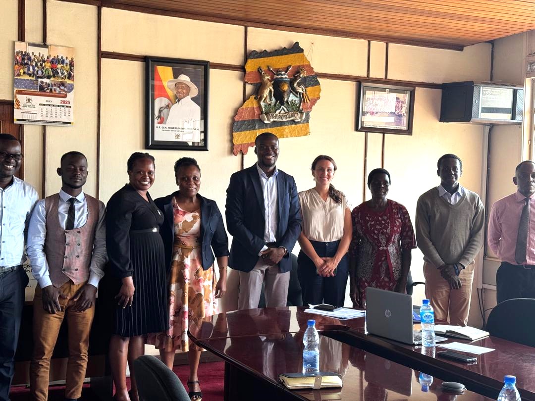 CRSUganda (@crsuganda) on Twitter photo CRS Uganda leadership met with <a href="/OPMUganda/">Office of the Prime Minister - Uganda</a>'s Disaster Risk Reduction team to strengthen collaboration on disaster response. Both sides pledged support for local leadership, capacity building, and the development of Ugandaโs Anticipatory Action Roadmap. #DRR #AnticipatoryAction CRS Uganda leadership met with <a href="/OPMUganda/">Office of the Prime Minister - Uganda</a>'s Disaster Risk Reduction team to strengthen collaboration on disaster response. Both sides pledged support for local leadership, capacity building, and the development of Ugandaโs Anticipatory Action Roadmap. #DRR #AnticipatoryAction
