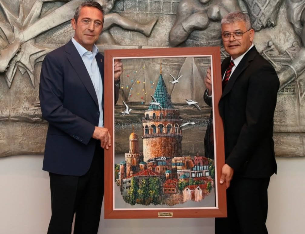 Konyaspor Kulübü Başkanı Ömer Atiker, Fenerbahçe Başkanı Ali Koç'u ziyaret etti.