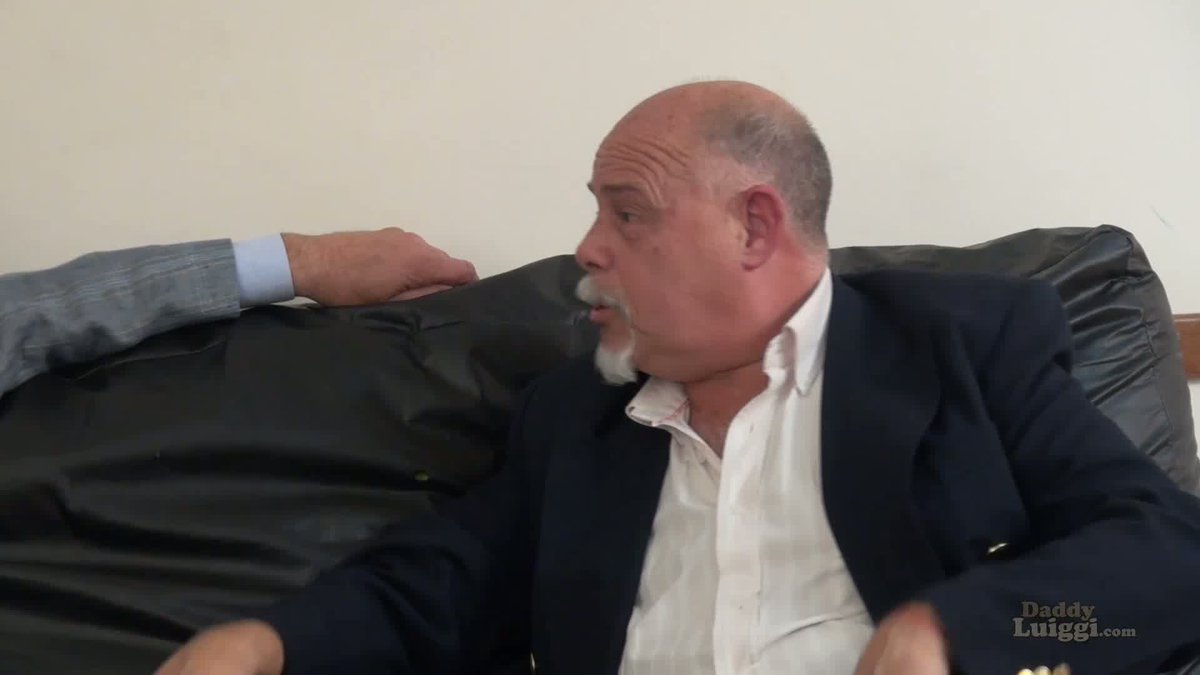 Real_Luiggi's tweet image. I love to play with fire! I meet Dylan, and he spills all about his latest adventure: a doctor who loves watching him with his wife. Dylan’s juicy details get me all worked up. Watch us two hunks have some fun! 

9p0e.short.gy/DL57
9p0e.short.gy/Dylan