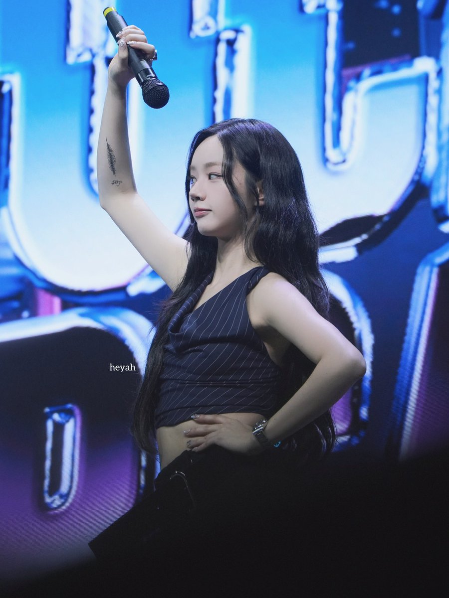 250712 fmt HO CHI MINH 🇻🇳 
<a href="/hyeriherihey/">이혜리</a> 

#WelcomeToHyeriStudioInVietnam  
#LeeHyeri  
#Hyeri  
#이혜리  
#혜리