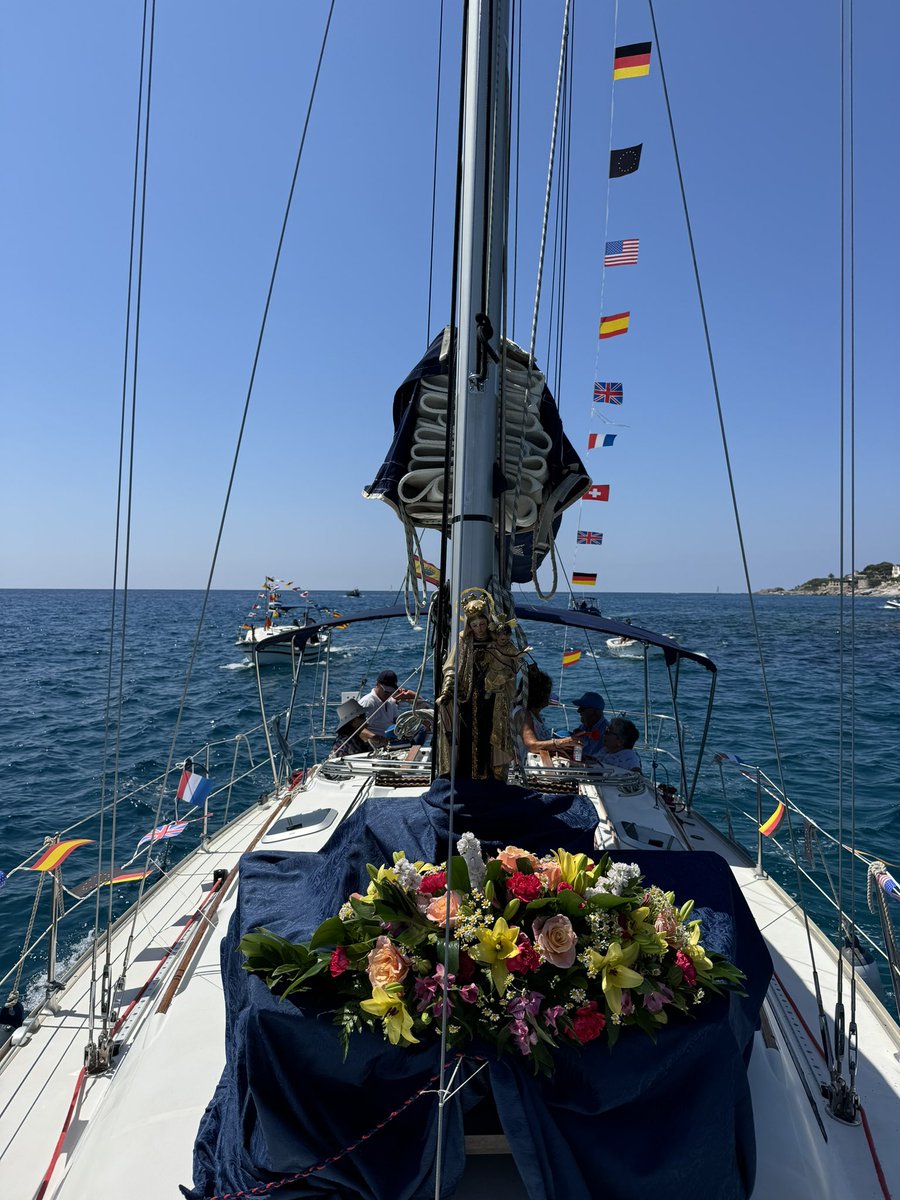 🌊 Feliç diada de la Mare de Déu del Carme, patrona dels pescadors, mariners, navegants i de tota la gent de mar

⛵️ Les embarcacions han sortit en processó per acompanyar la Verge en aquest dia tan especial

🩵 Esperem gaudir d’una temporada carregada de bons moments al mar