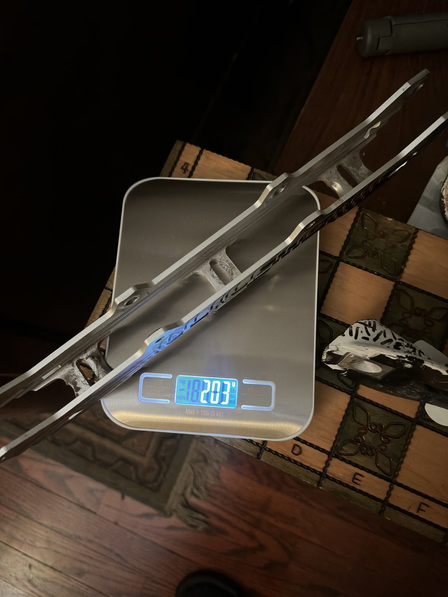 heythreej's tweet photo. @bontskates will you guys make a 3 point mount version of your Supercell Air for 4x110? #bontskates #bontinlines #speedskates #fitness #travel #4x110

https://t.co/7BGW69DNKG https://t.co/cGHx9g1PqW