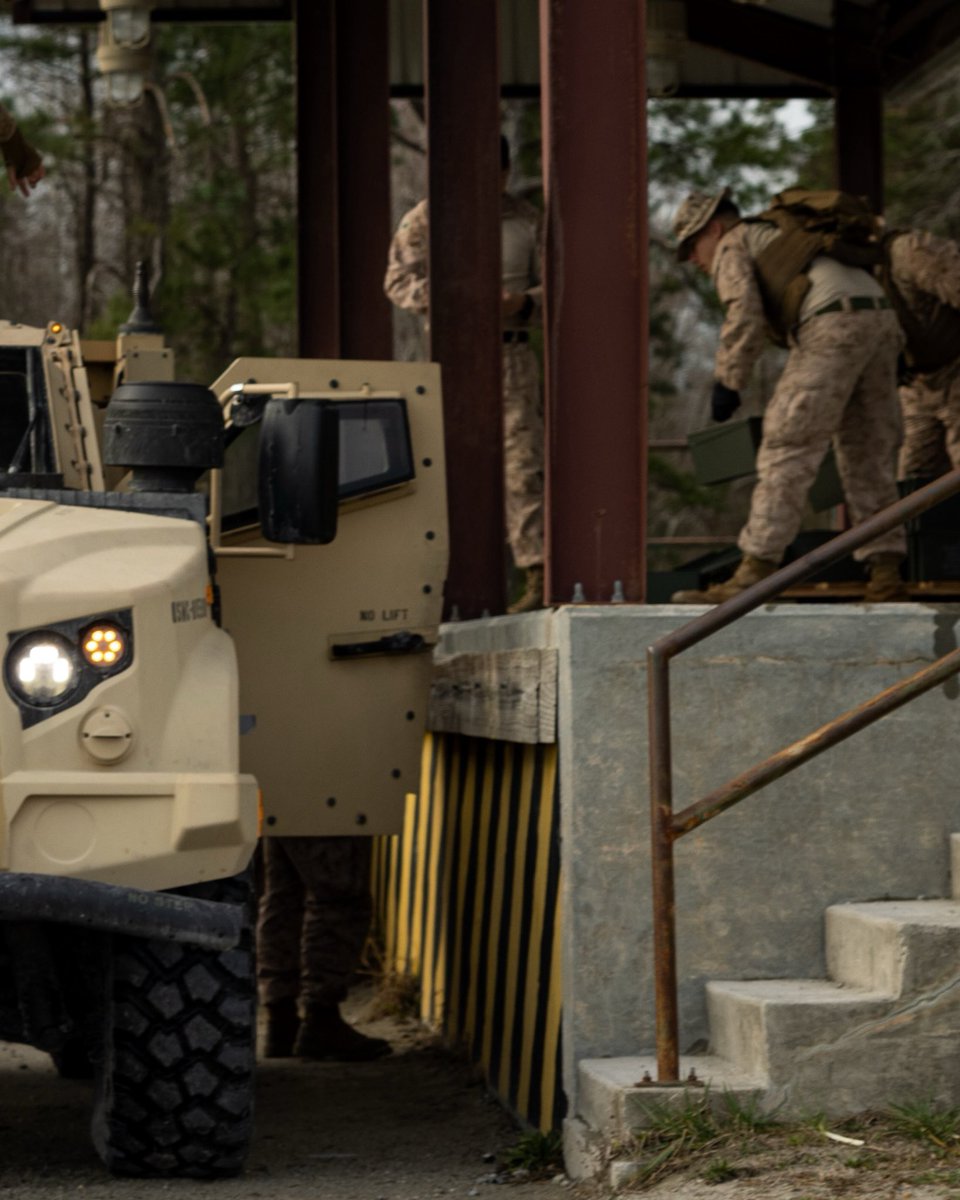 USMCFEA's tweet image. The Humvee walked so the JLTV could off-road sprint through hostile terrain with advanced armor and next-gen comms gear.
The USMC’s Joint Light Tactical Vehicle is faster, smarter, and tougher—built for the fight Marines face today and tomorrow. 🔥🇺🇸
#USMC #JLTV #ModernMarines