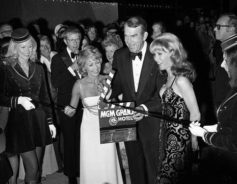 _GrandPaD's tweet image. #OnThisDate 1973 the MGM Grand Hotel opened on the #LasVegas Strip with a soft opening. A large, gala celebration was held the next evening. Dean Martin opened the showroom and VIPs received a limited edition sculpture. The property is now @HorseshoeVegas .