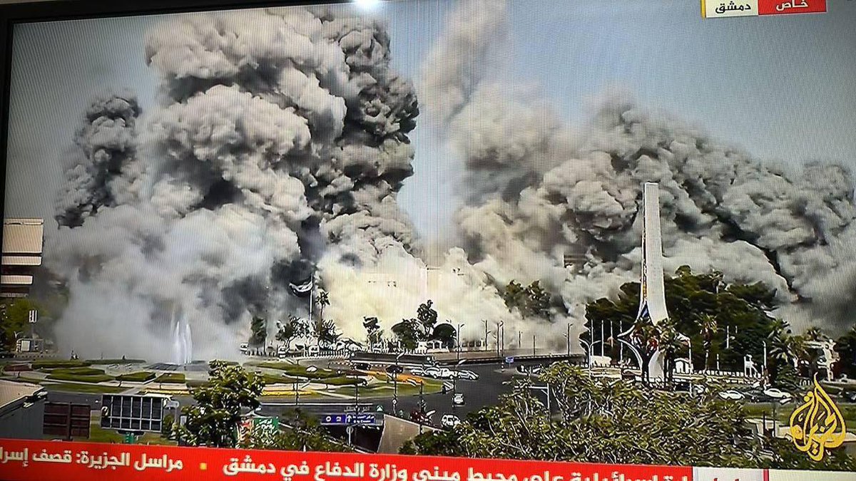ultra_ehsan's tweet image. اشکال نداره، عوضش #سورية دیگه تحریم نیست و از دیکتاتوری اسد هم آزاد شده!